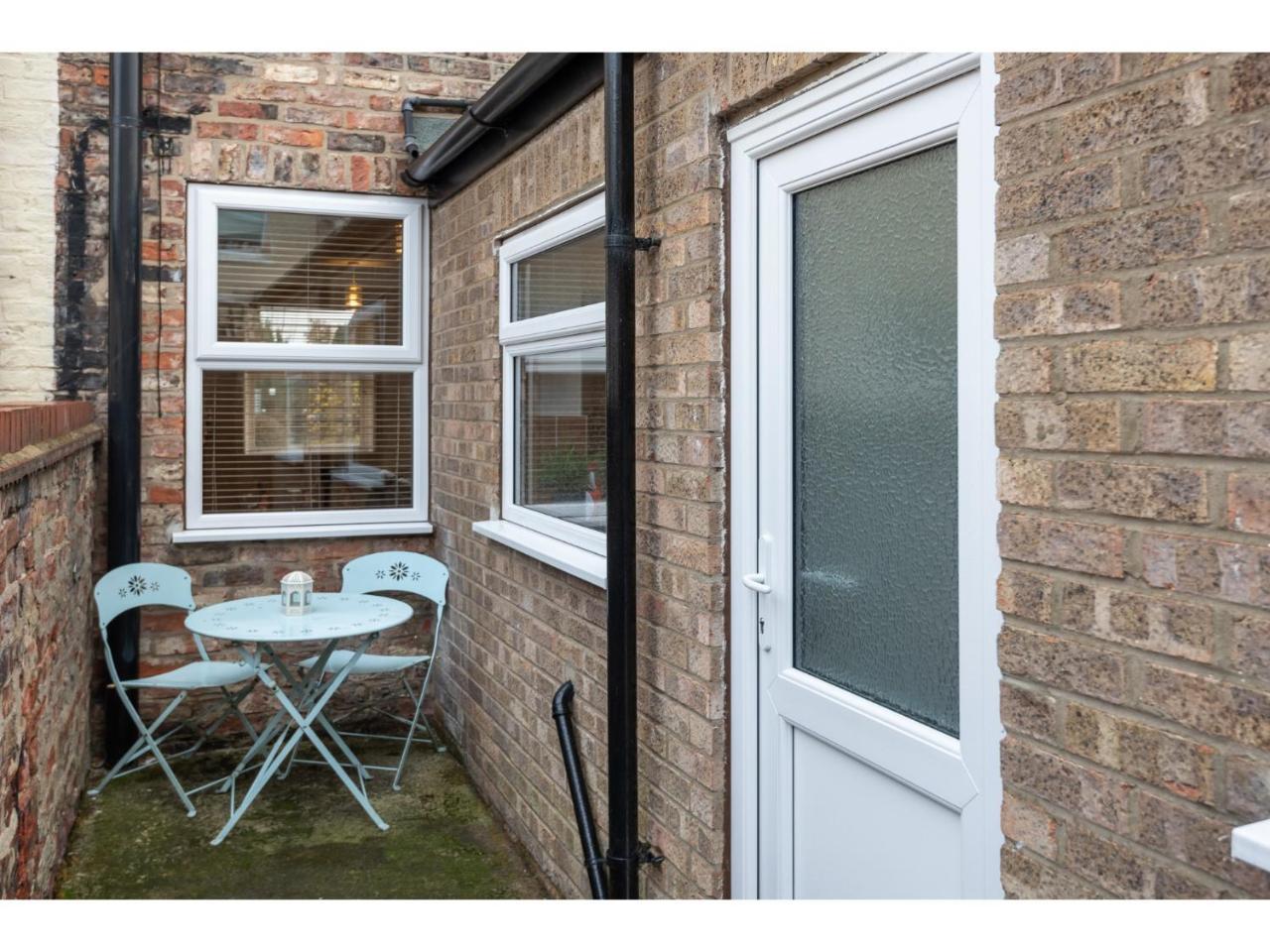 Beautiful 2 Bed With Free Parking - Pass The Keys Apartment York Bagian luar foto