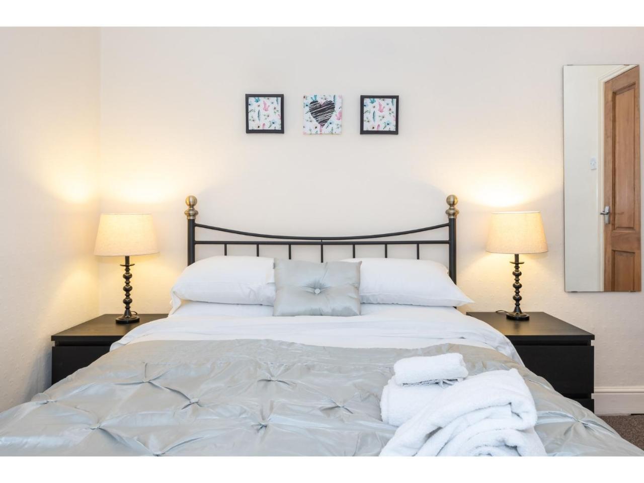 Beautiful 2 Bed With Free Parking - Pass The Keys Apartment York Bagian luar foto