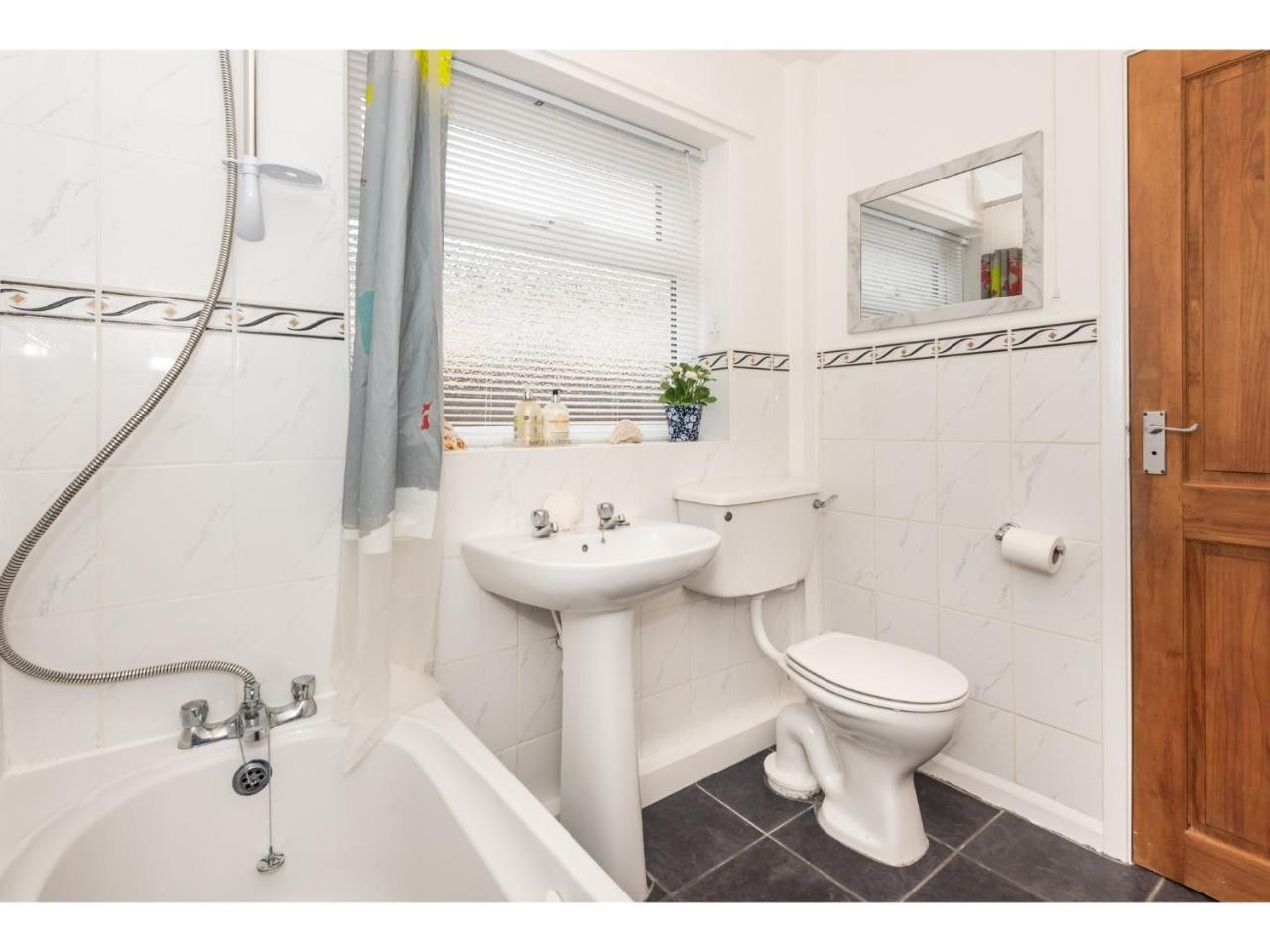 Beautiful 2 Bed With Free Parking - Pass The Keys Apartment York Bagian luar foto
