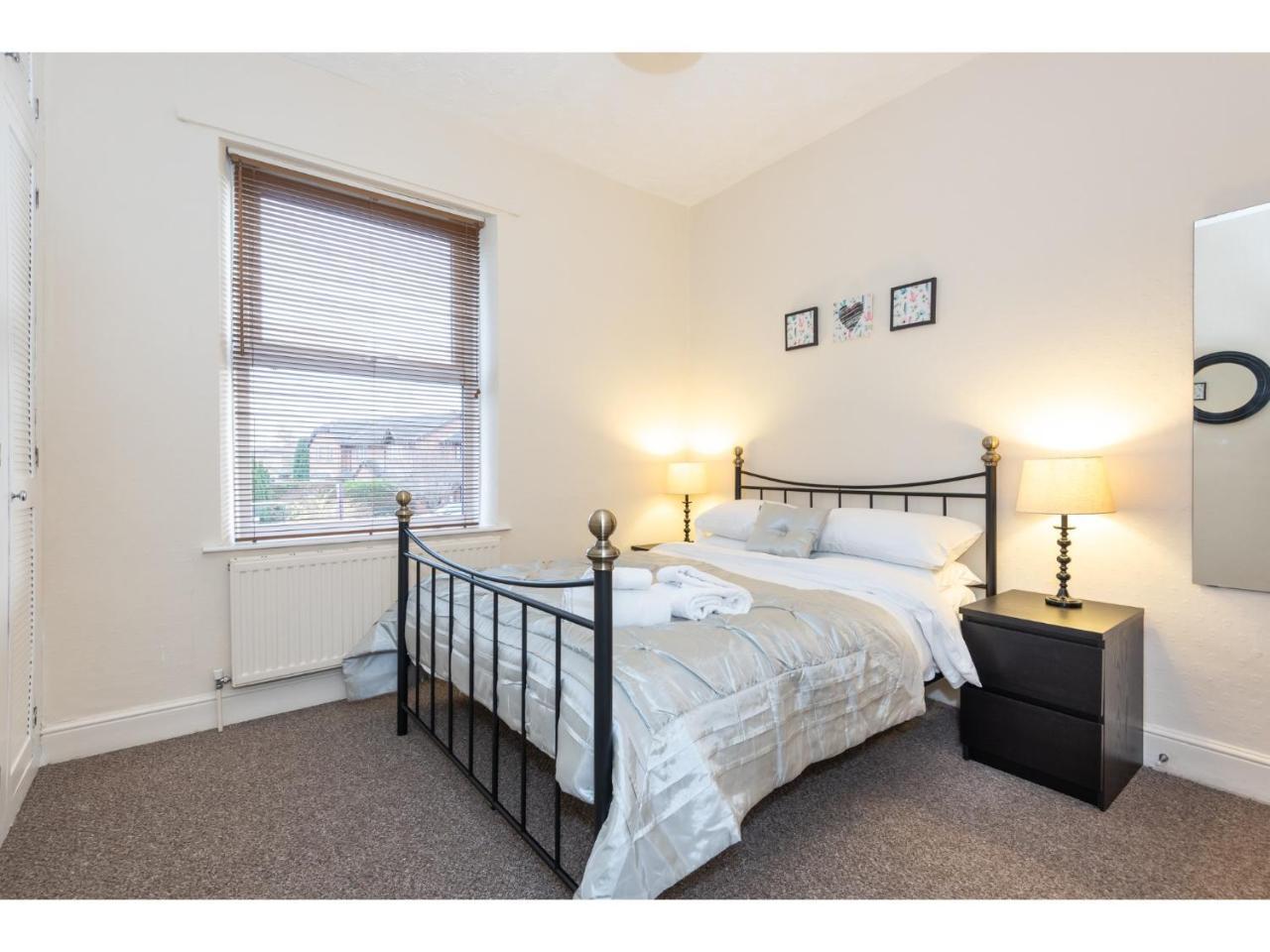 Beautiful 2 Bed With Free Parking - Pass The Keys Apartment York Bagian luar foto