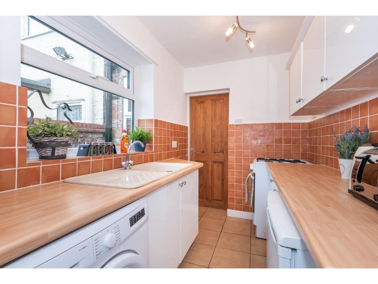 Beautiful 2 Bed With Free Parking - Pass The Keys Apartment York Bagian luar foto