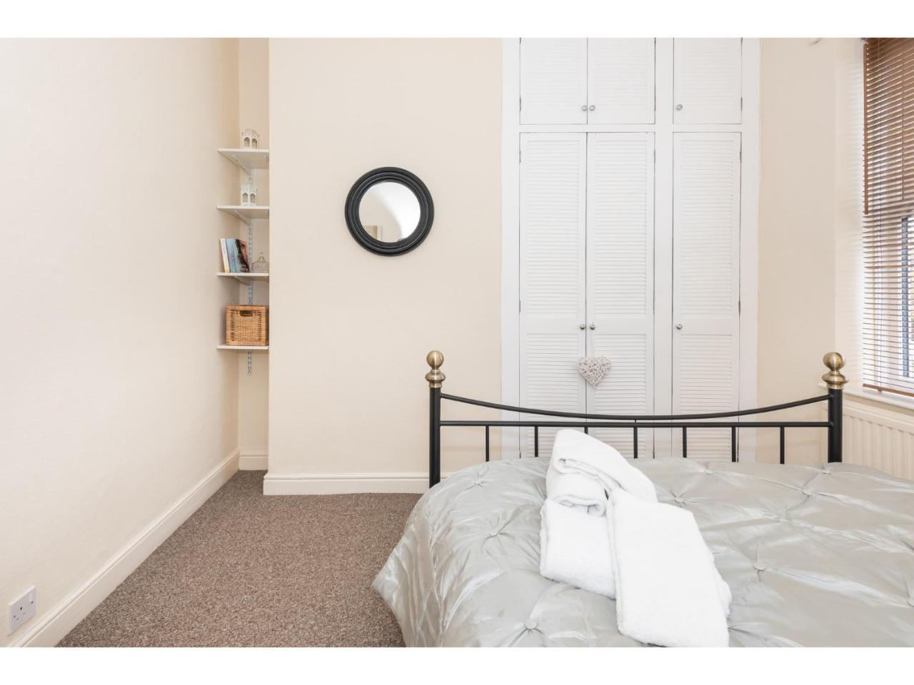 Beautiful 2 Bed With Free Parking - Pass The Keys Apartment York Bagian luar foto